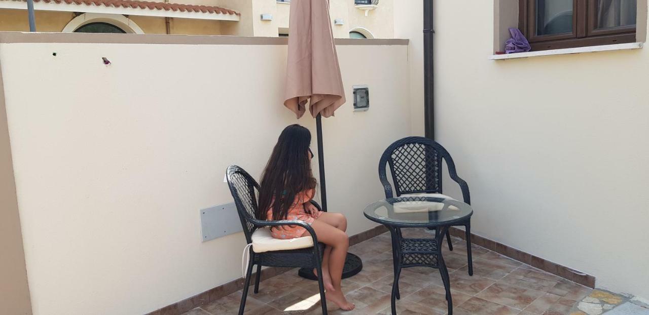 Albeldi' Hotell Domus De Maria Exteriör bild